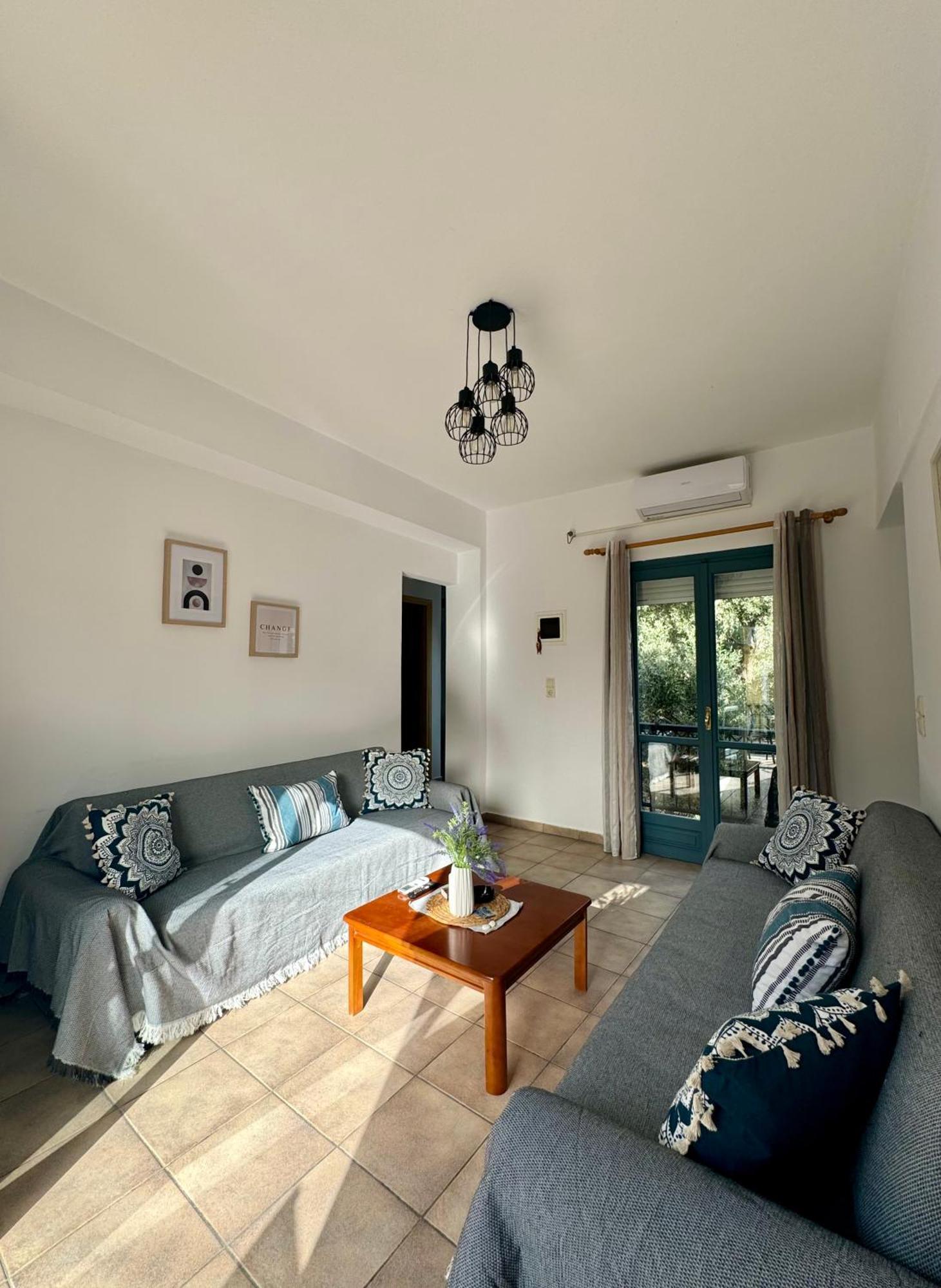 Melinda'S Cozy Apartments Plomari Zewnętrze zdjęcie