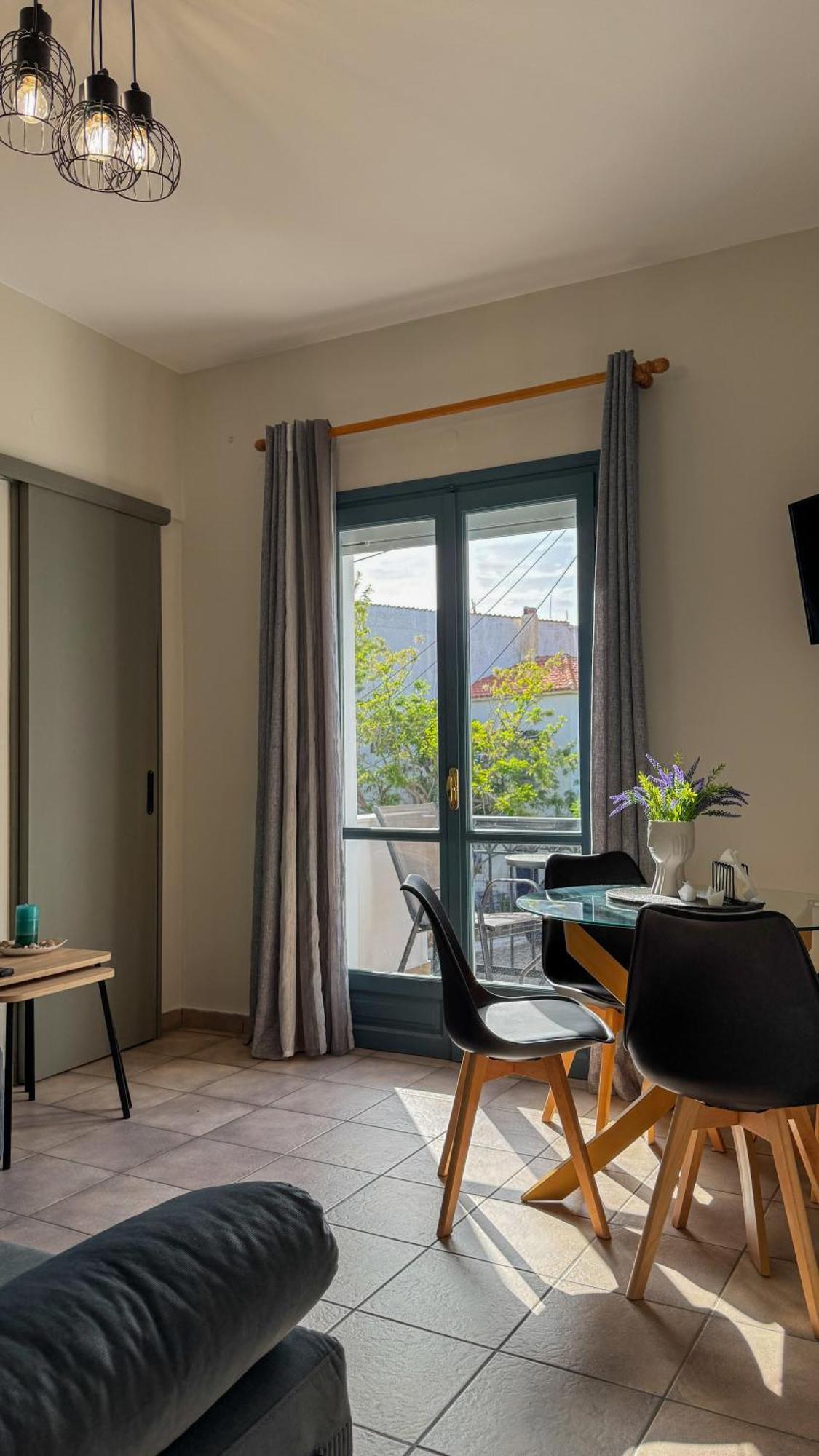 Melinda'S Cozy Apartments Plomari Zewnętrze zdjęcie